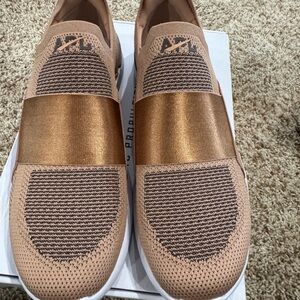 APL Men's Tan and Gold Sneakers